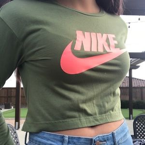 nike crop top
